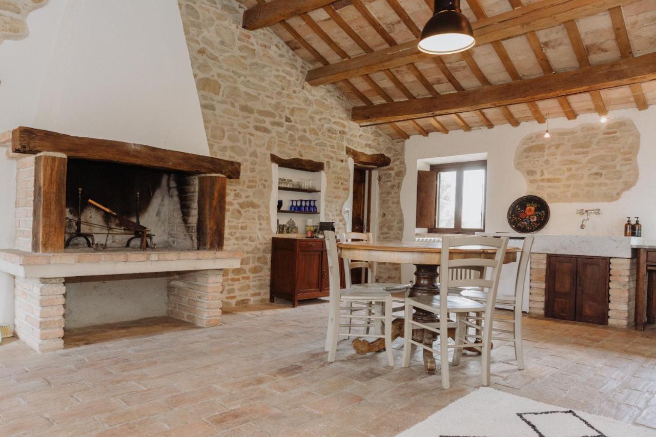 Agriturismo Qui Voglio 몬테로베르토 외부 사진