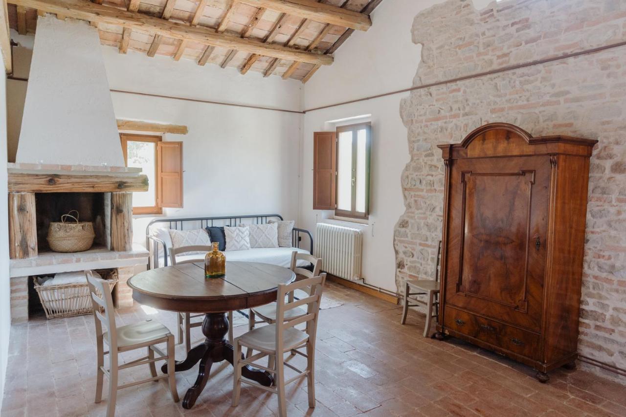 Agriturismo Qui Voglio 몬테로베르토 외부 사진