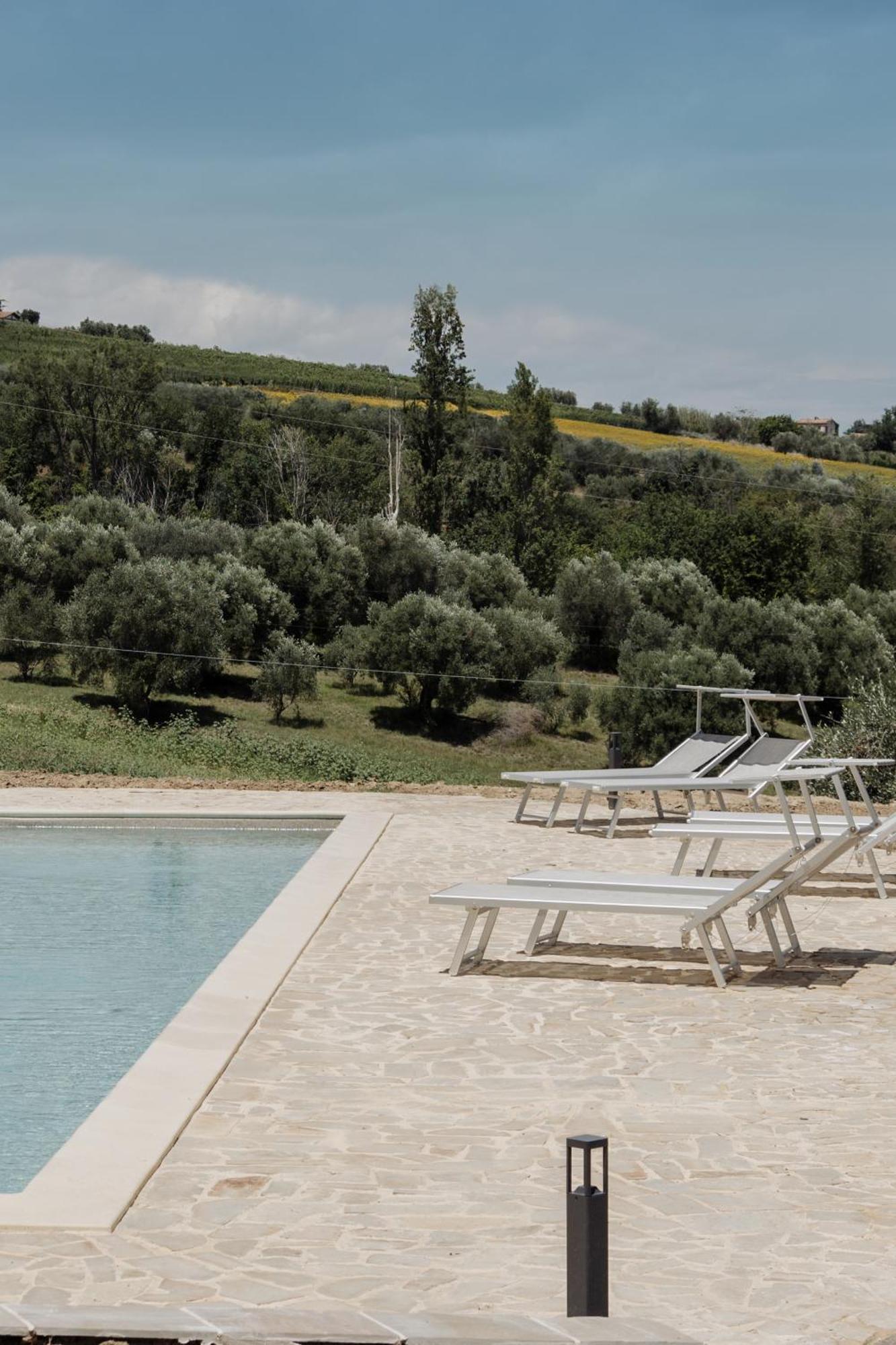 Agriturismo Qui Voglio 몬테로베르토 외부 사진